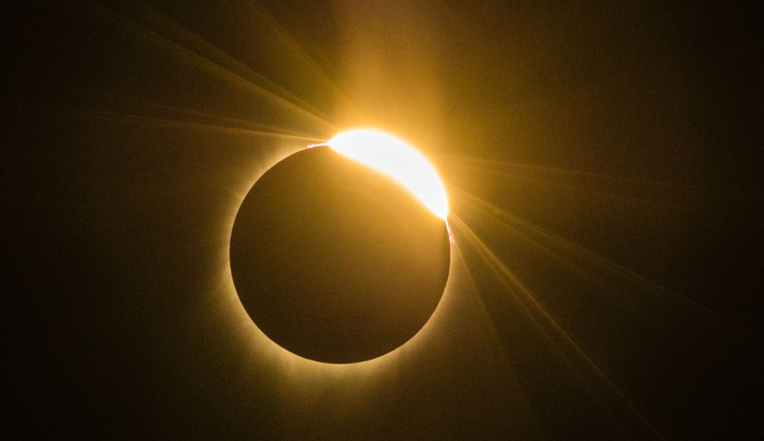 Eclipse solar a qué hora empieza el fenómeno y desde dónde se verá